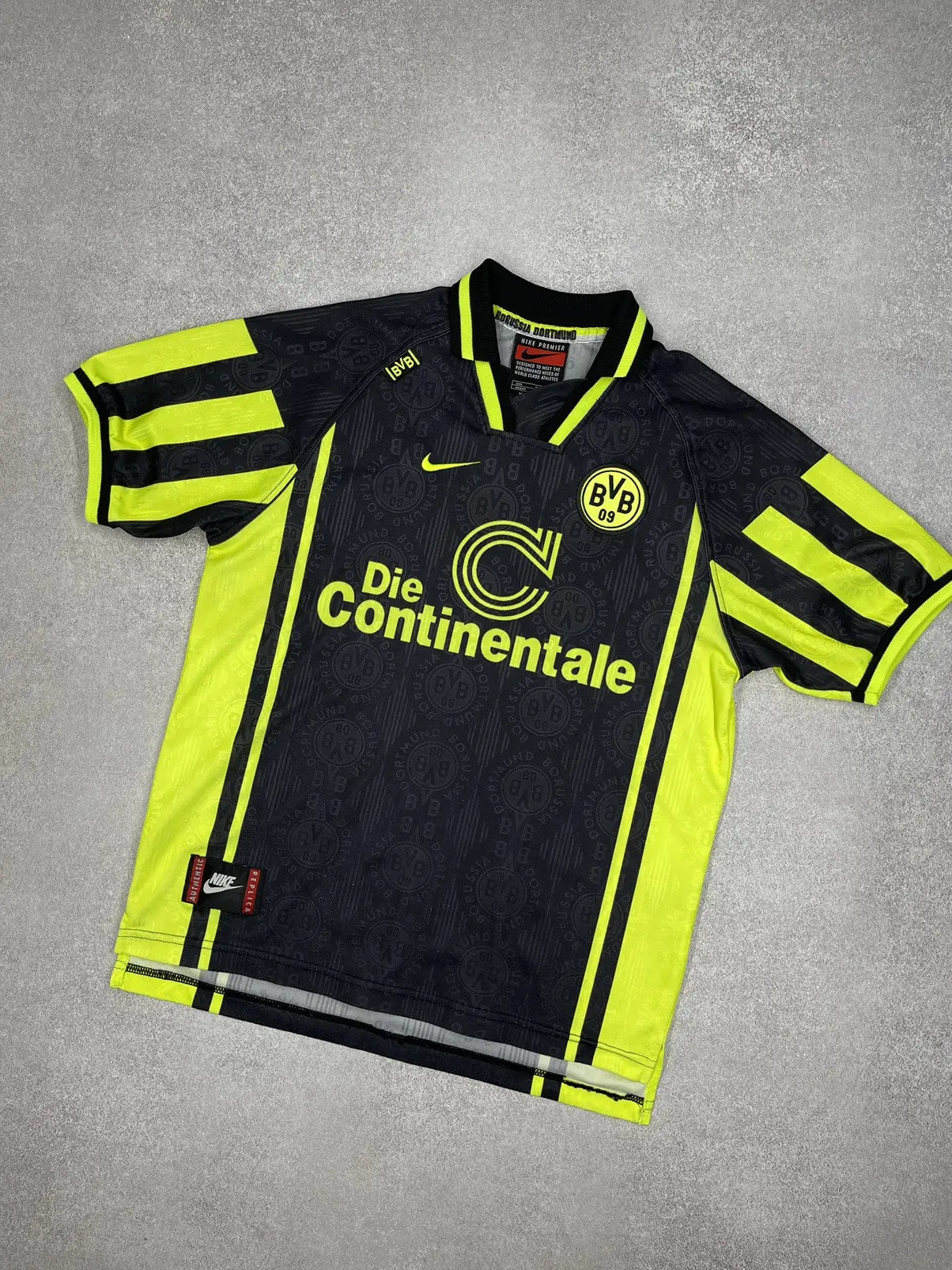 Borussia Dortmund Retro 1996/97 away football jersey
